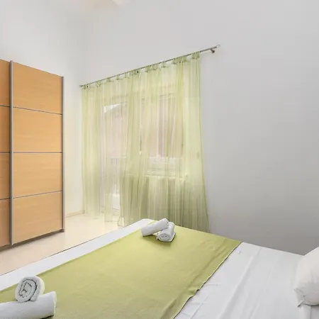 Maja 3 Guest house Funtana